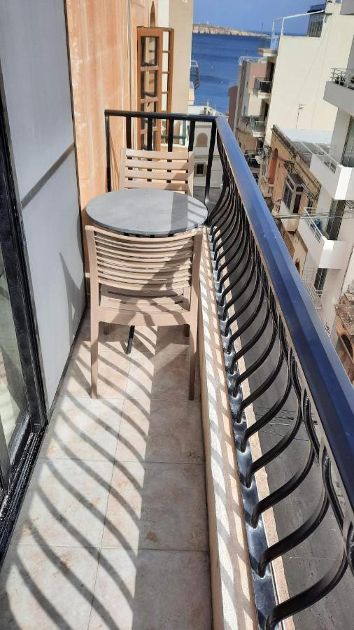 Spacious Side-Sea View Apartment At St Paul'S Bay St. Paul's Bay Bagian luar foto